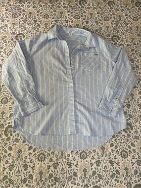 crown & ivy Pale Blue Striped Button-Down Shirt